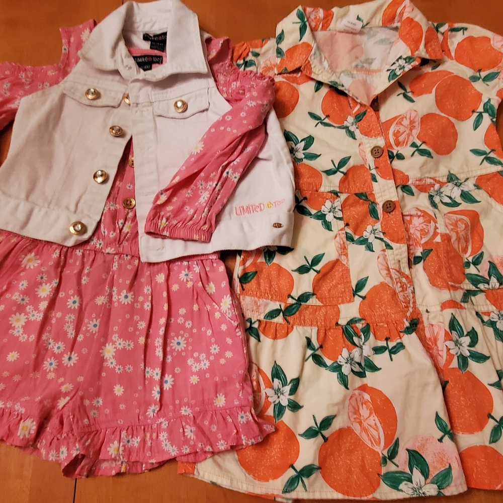 2 Girls Outfits